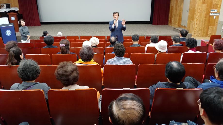 증평군립도서관 10월 최신영화 상영