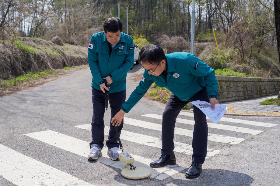 증평군, 싱크홀 예방 ‘선제 대응’...주요 도로 긴급 점검