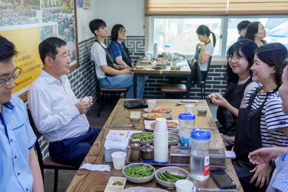 증평군수와 함께하는 민원담당공무원 간담회... “민원서비스 향상 위한 지혜 모아”
