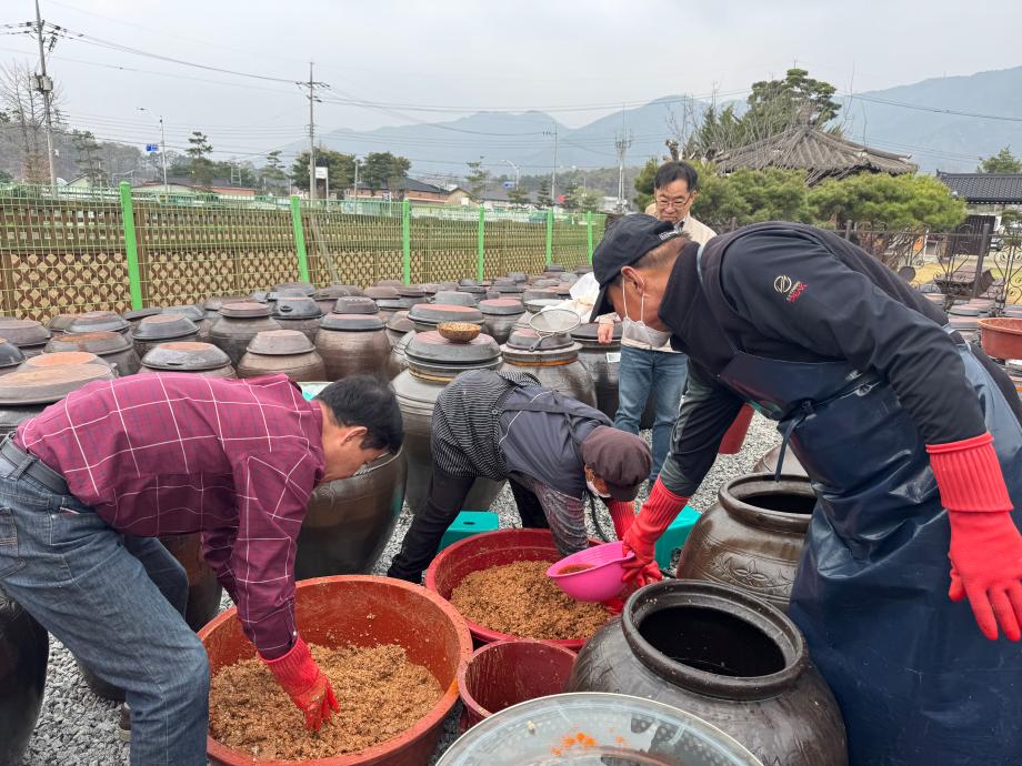증평 ‘장이익어가는마을’, 전통 장 담그기 문화 이어간다