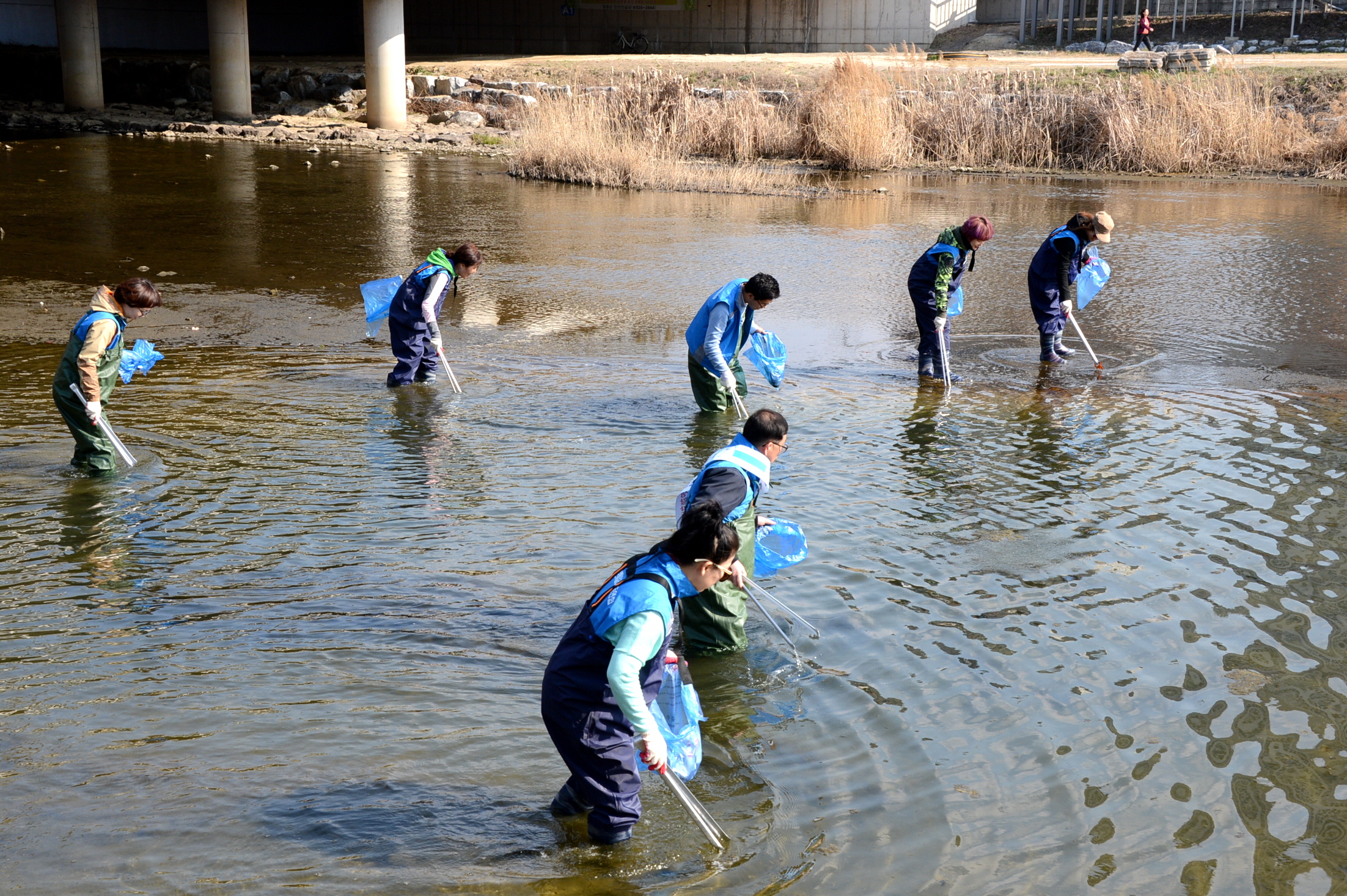 세계물의 날 기념 대청소 실시