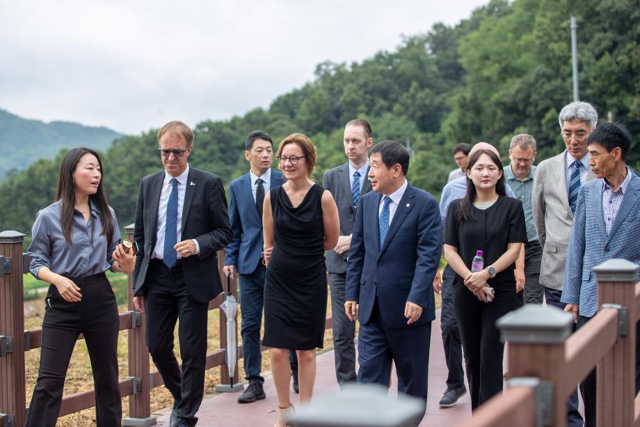 겐트대 방문단 스마트팜 부지 방문