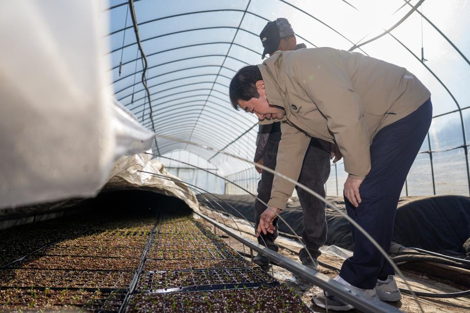 증평군, 입춘 한파 속 영농 준비 현장 점검